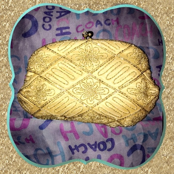 MINT CONDITION 1960 BEADED CLUTCH BY DEBBIE - Picture 1 of 8